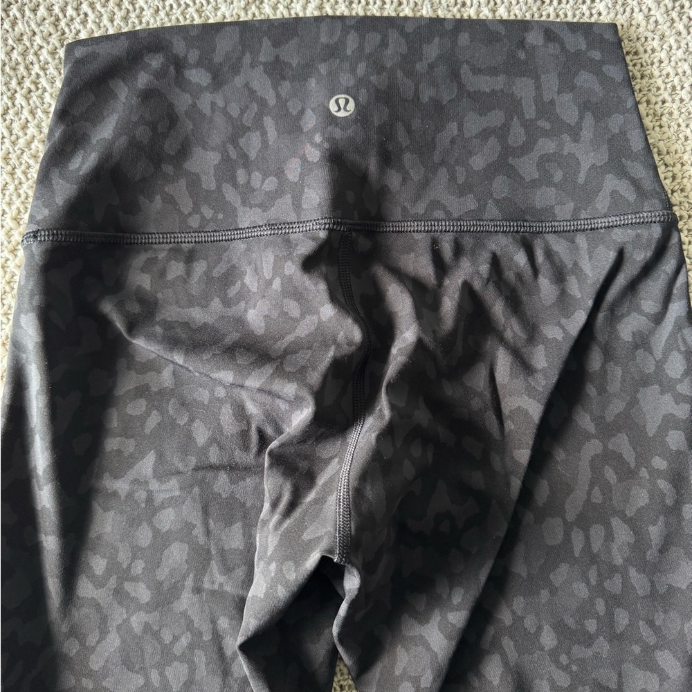 lululemon wunder under high-rise leggings womens size 6 leopard camo deep coal
